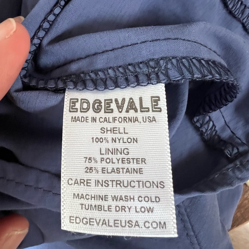 NWOT - Edgevale - Blue Lightweight Men's Button-Up - made in USA - Picture 11 of 11